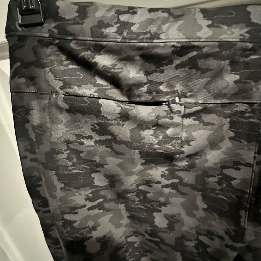 Peter Millar Dark Camouflage Joggers - Picture 4 of 6